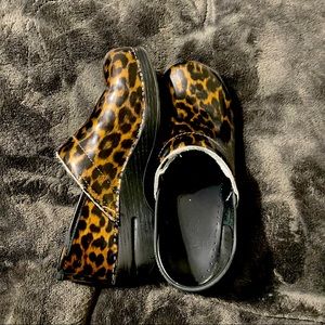 Used dansko nursing clogs 40